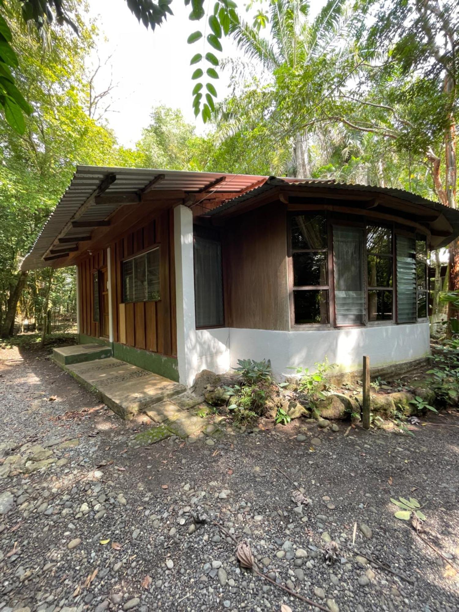 Hotel Ecologico Cabanas Del Lago El Estor Luaran gambar