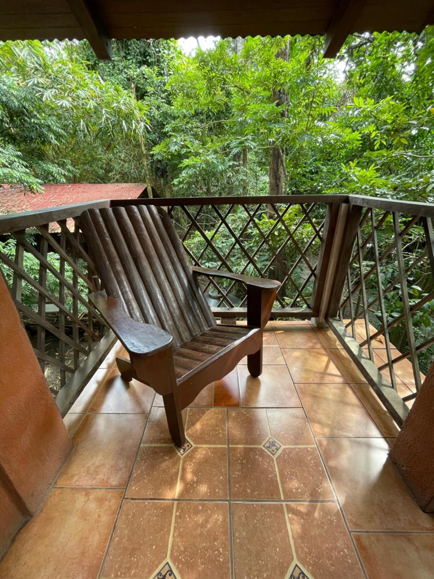 Hotel Ecologico Cabanas Del Lago El Estor Luaran gambar