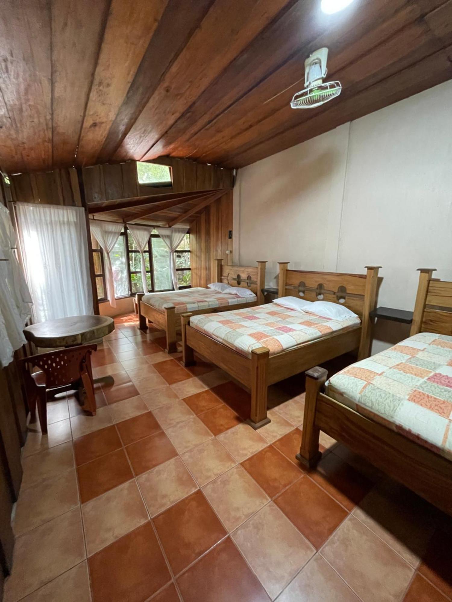 Hotel Ecologico Cabanas Del Lago El Estor Luaran gambar
