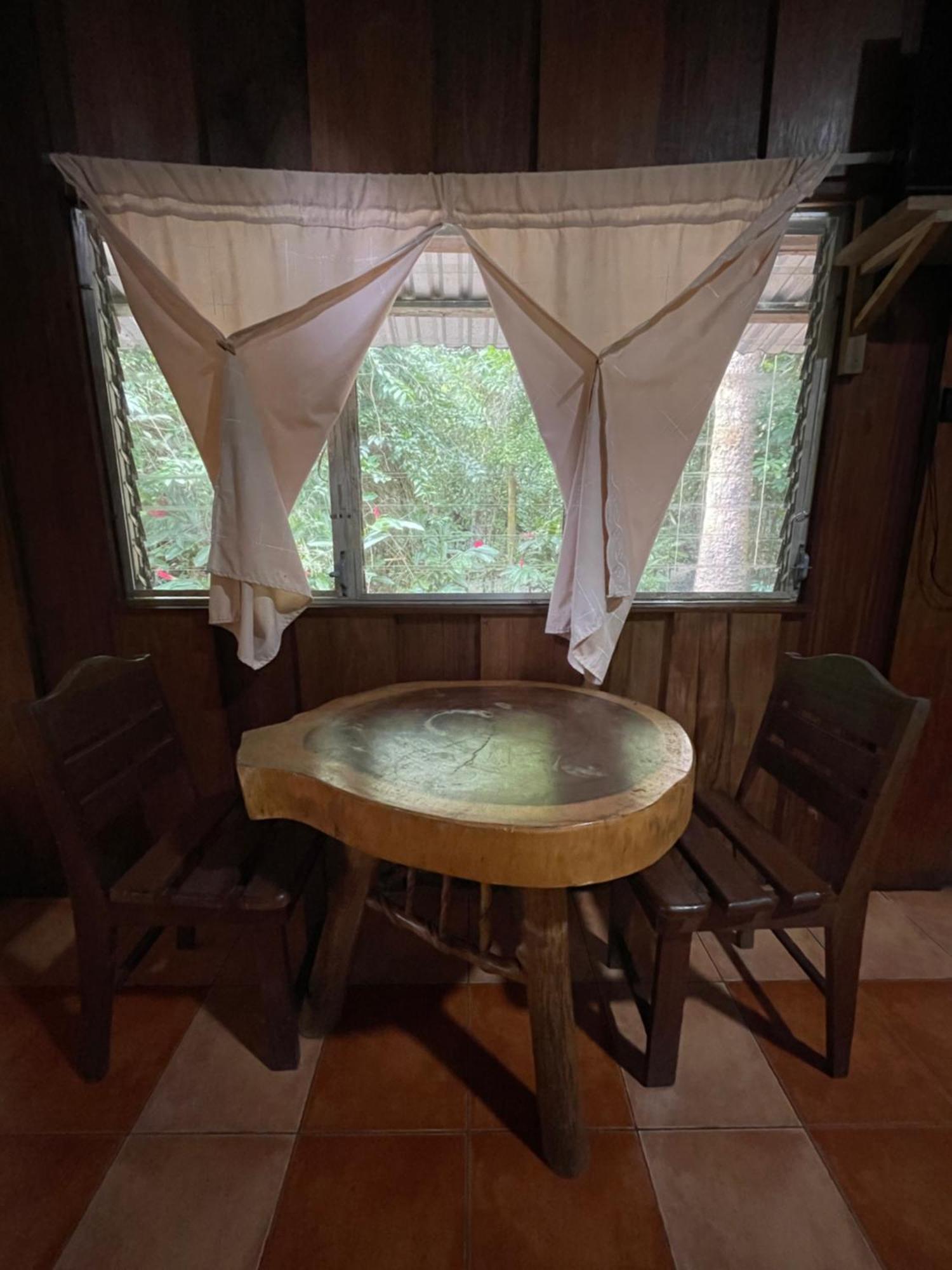 Hotel Ecologico Cabanas Del Lago El Estor Luaran gambar